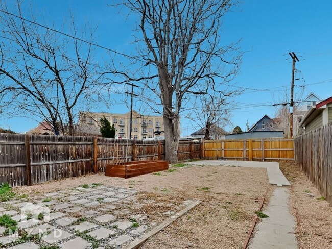 Building Photo - 3042 California St