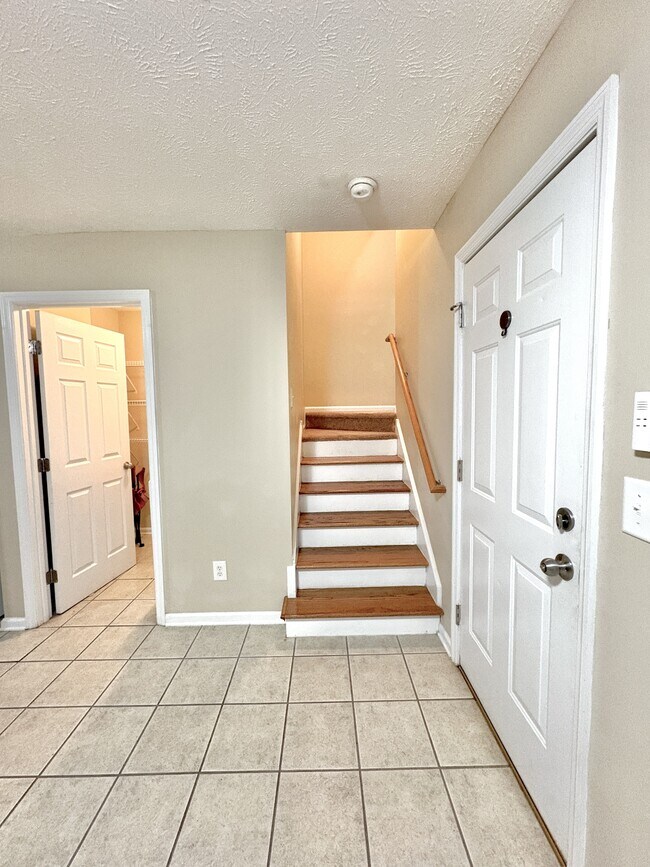 Building Photo - 2741 Millmann Rd