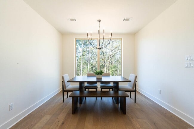 Building Photo - 141 Ridgeview Trl