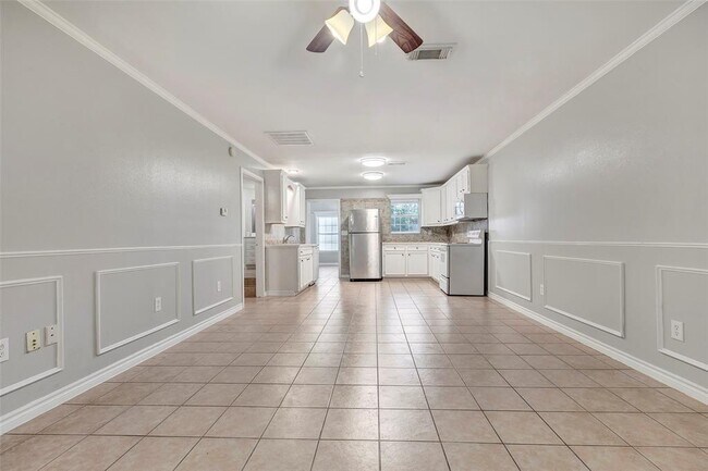 Building Photo - 7900 Fm-2354