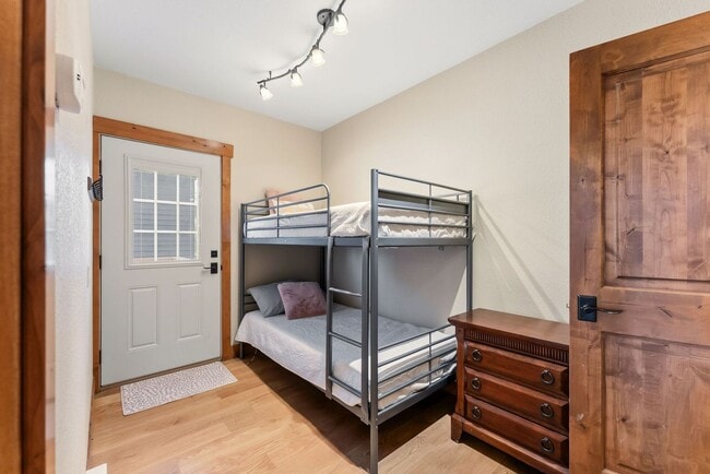 Building Photo - Breck 3-bedroom home with views! 12 month lease!