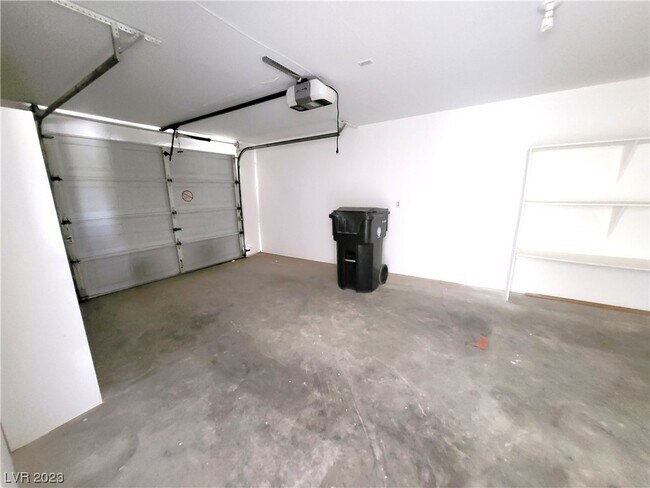 Building Photo - 1141 Sixshooter Ave