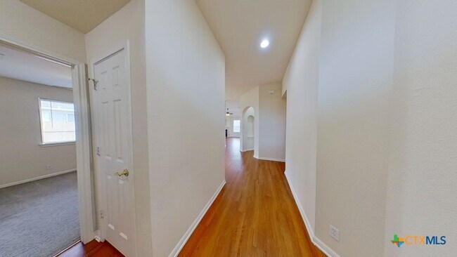Building Photo - 102 Hersee Ct
