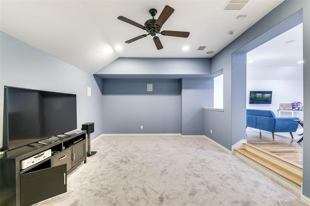Building Photo - 605 Royal Glen Dr