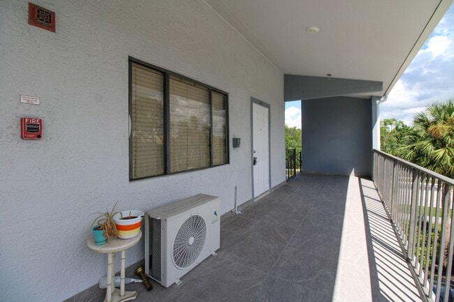 Building Photo - ANNUAL UNFURNISHED ** Wiggins Pass West **...