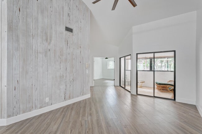 Building Photo - 205 Sea Oats Dr