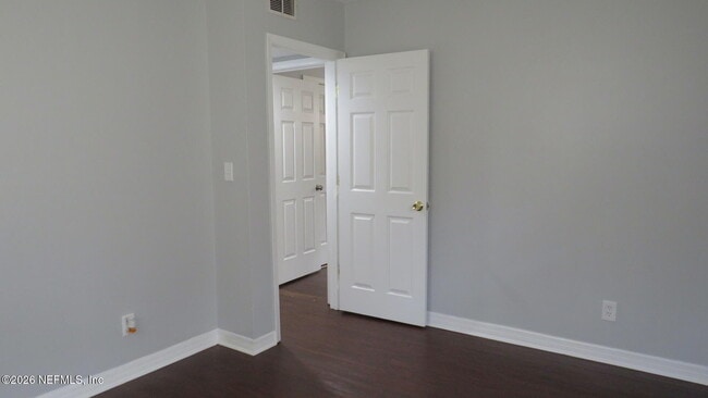 Building Photo - 1647 Dibble Cir E