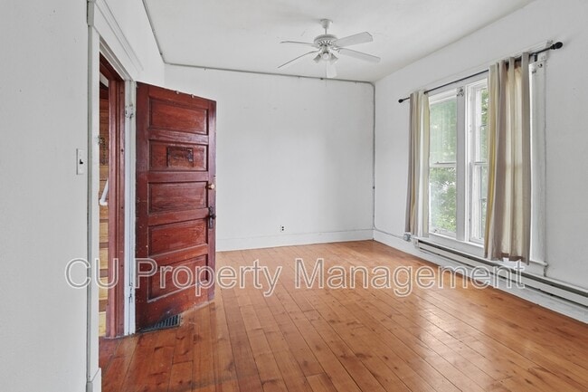 Building Photo - 512 W Clark St