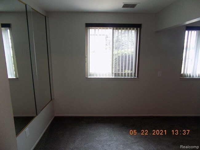 Building Photo - 224 Riviera Dr