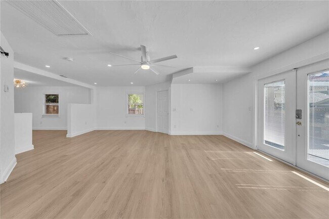 Building Photo - 314 W Frances Ave