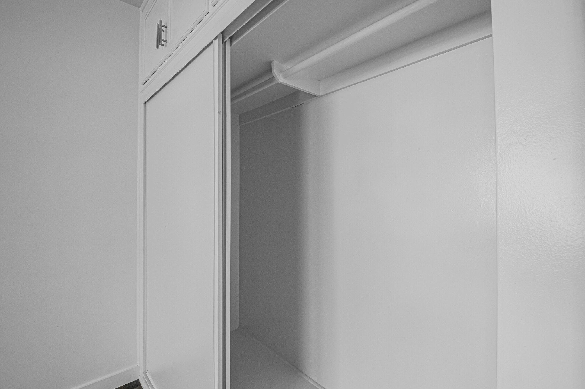 Building Photo - 5838.5 W 88th St