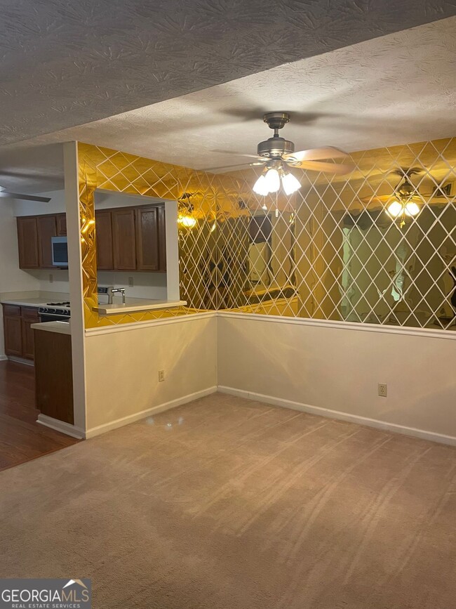 Building Photo - 6431 Oakleaf Way