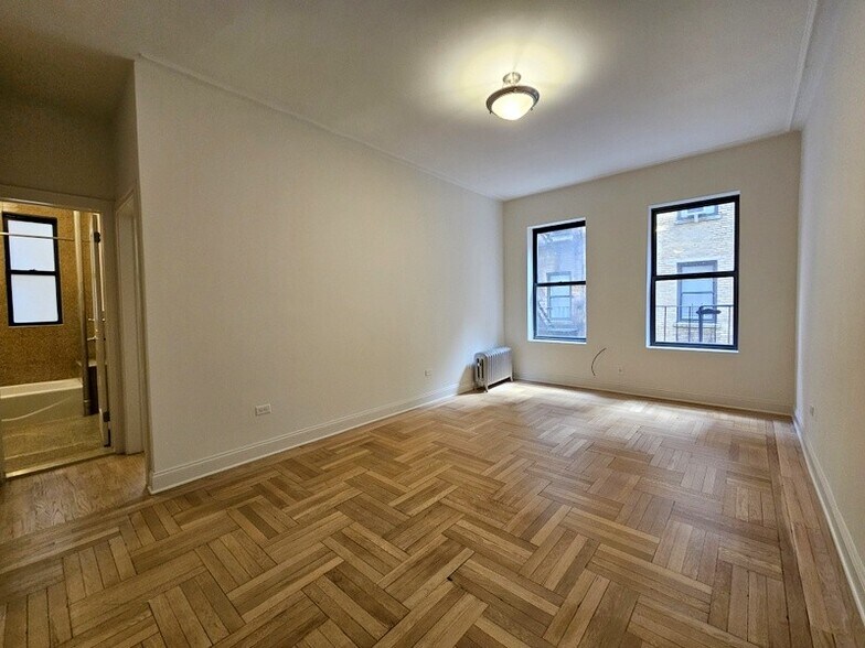 Building Photo - 652 W 163rd St
