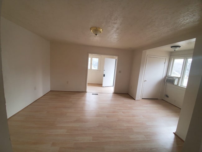 Building Photo - 1 Br Apartment on 28th St.