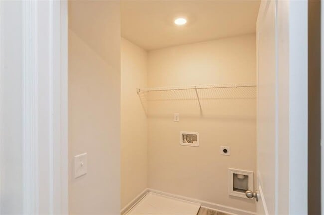 Building Photo - 610 Mackenzie Cv