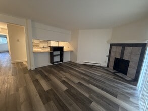 Building Photo - 414 W Beaver Creek Blvd