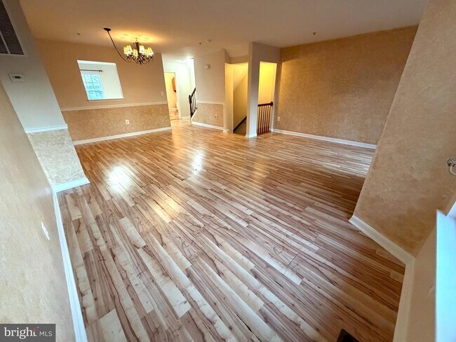 Building Photo - 540 Bridgeport Pl