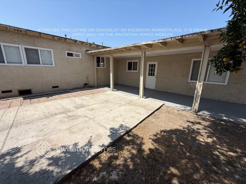 Building Photo - 751 E 104th St