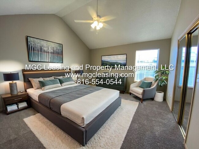 Building Photo - Harrisonville 2 Bedroom 2.5 Bath Townhome!