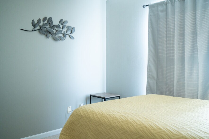 Building Photo - 5320 Starflower Dr