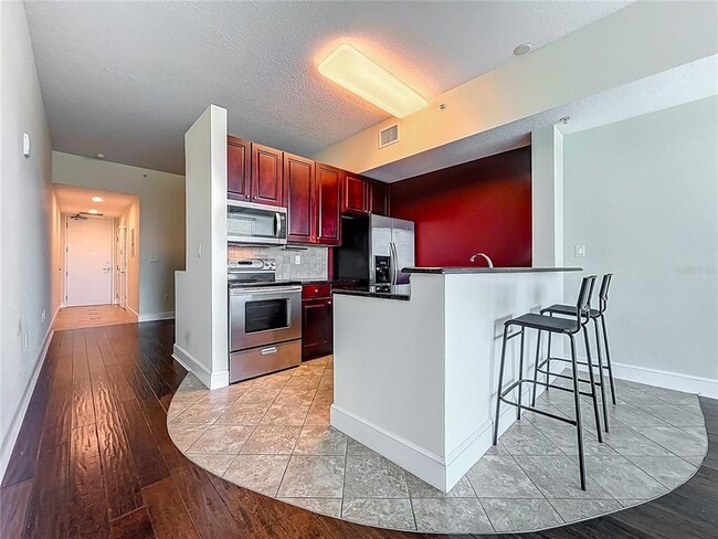 Building Photo - 101 S Eola Dr