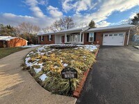 Building Photo - 136 Grimes St