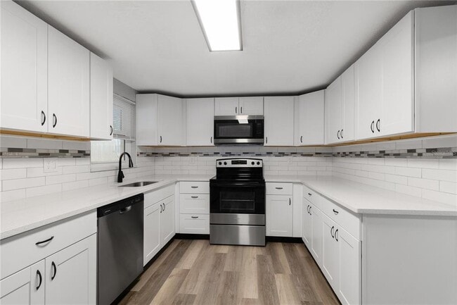 Building Photo - 7415 San Salvadore Dr