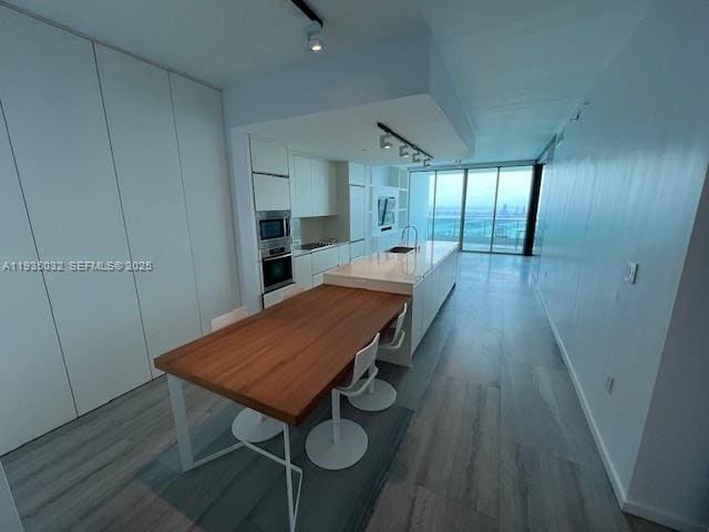 Building Photo - 900 Biscayne Blvd