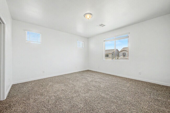 Building Photo - 10984 W Pierce St