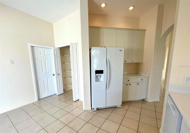 Building Photo - 8515 53rd Pl E