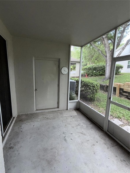 Building Photo - 550 Cranes Way