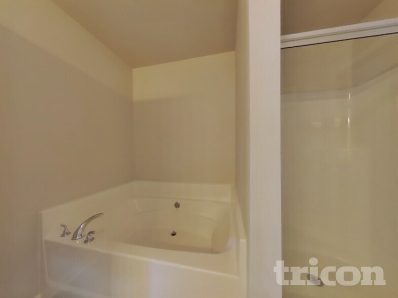 Building Photo - 371 Turtle Creek Dr