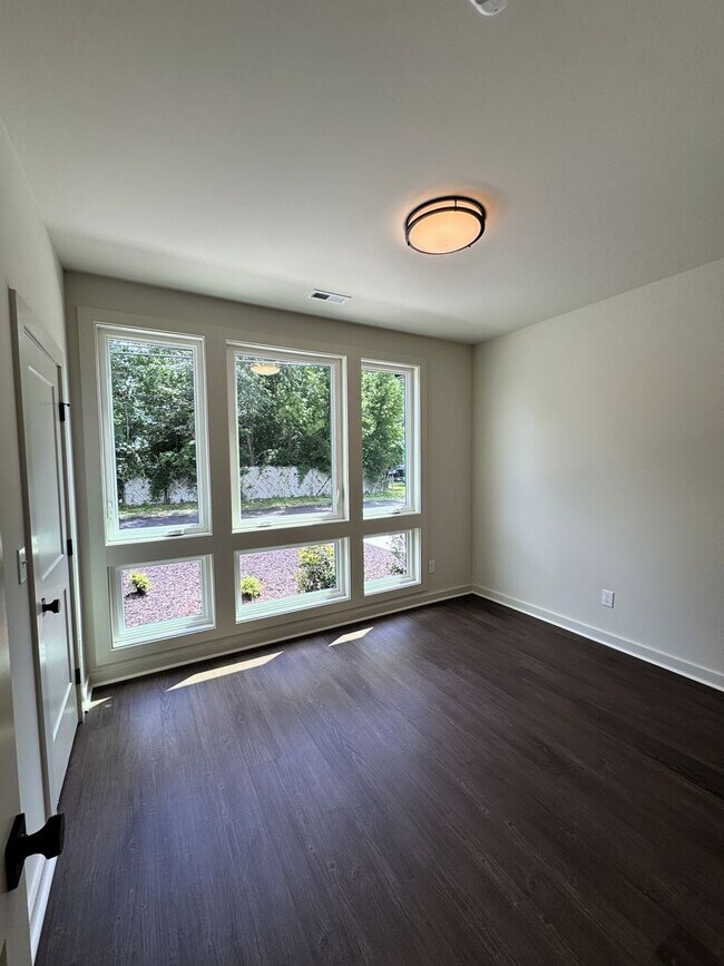 Building Photo - 2508 Freeman Rd SW