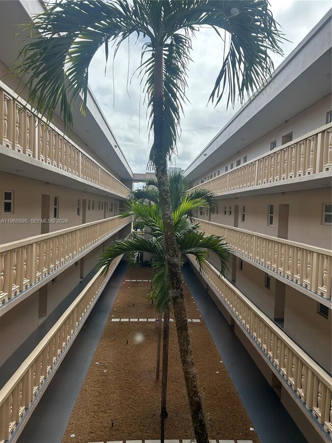 Building Photo - 410 SE 2nd St