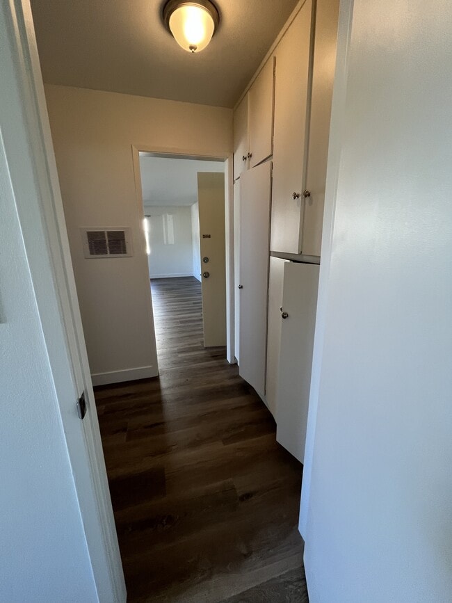 Building Photo - 5330 Driftwood St