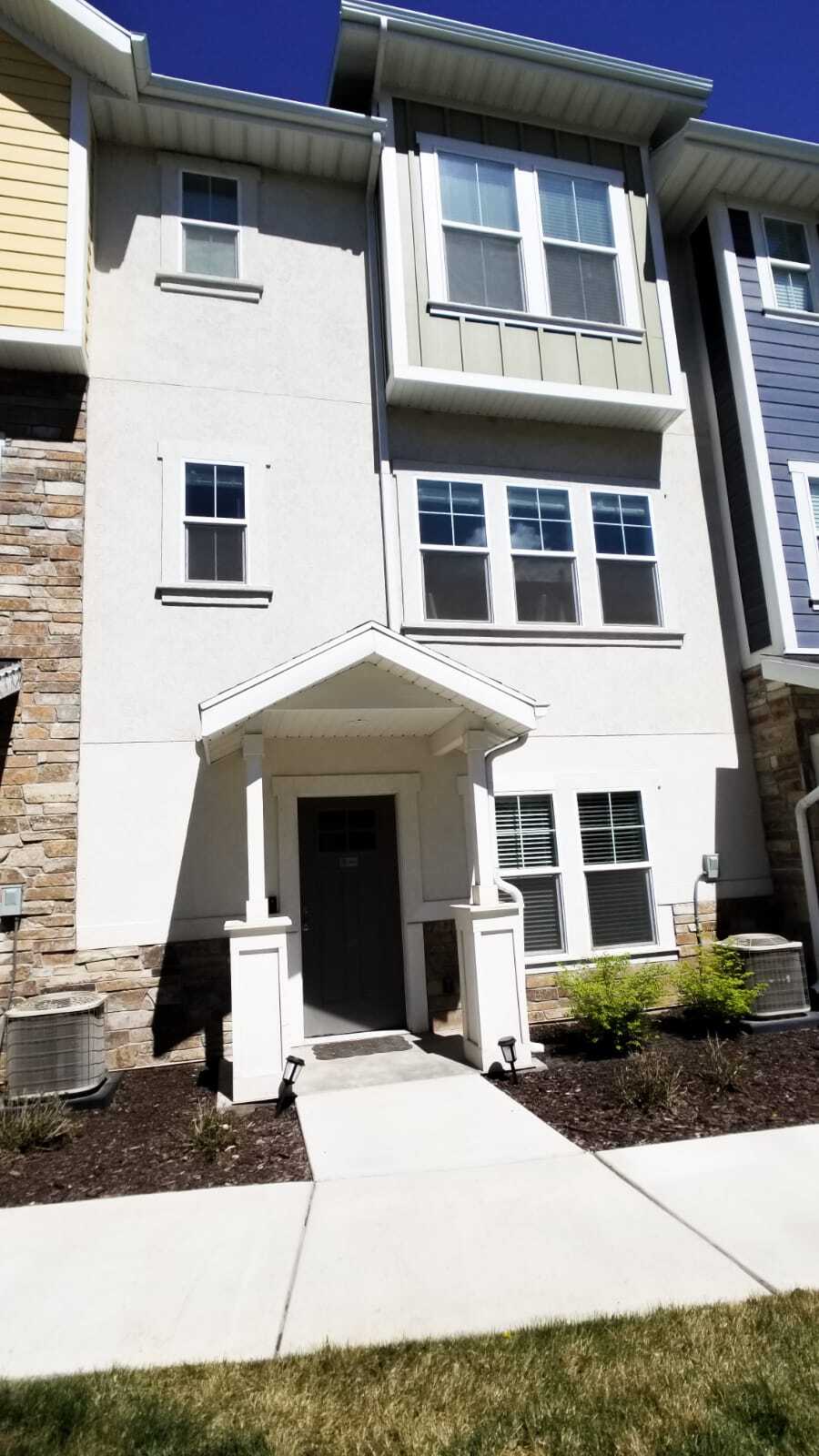 Entrance - 694 E 355 N