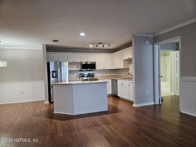 Building Photo - 3591 Kernan Blvd S