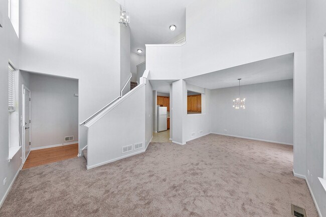 Building Photo - 23844 McMullin Cir