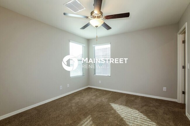 Building Photo - 3 Bedroom Pet-Friendly Home in Phoenix, AZ with Main Street Renewal