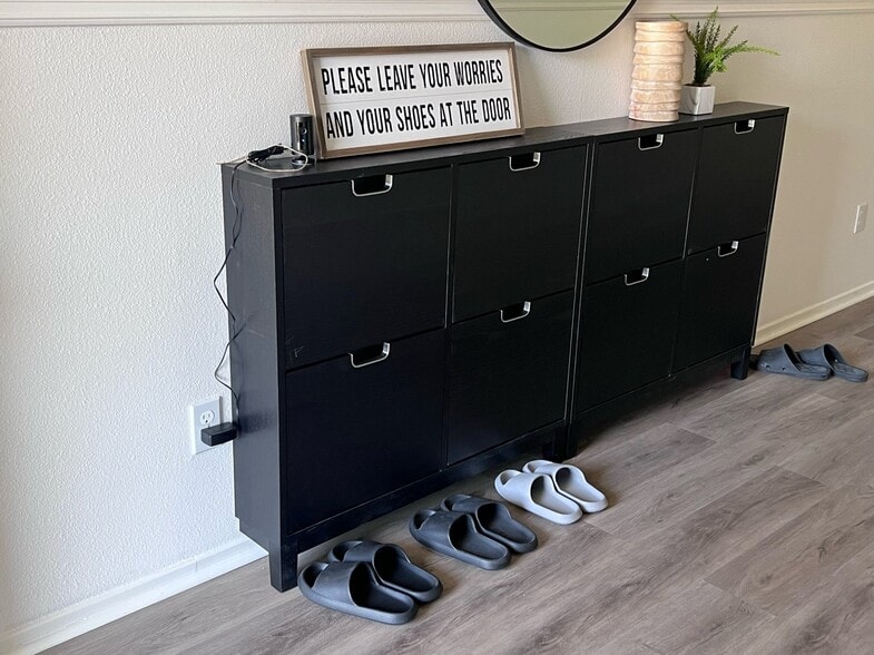 Building Photo - 7766 Isaac St