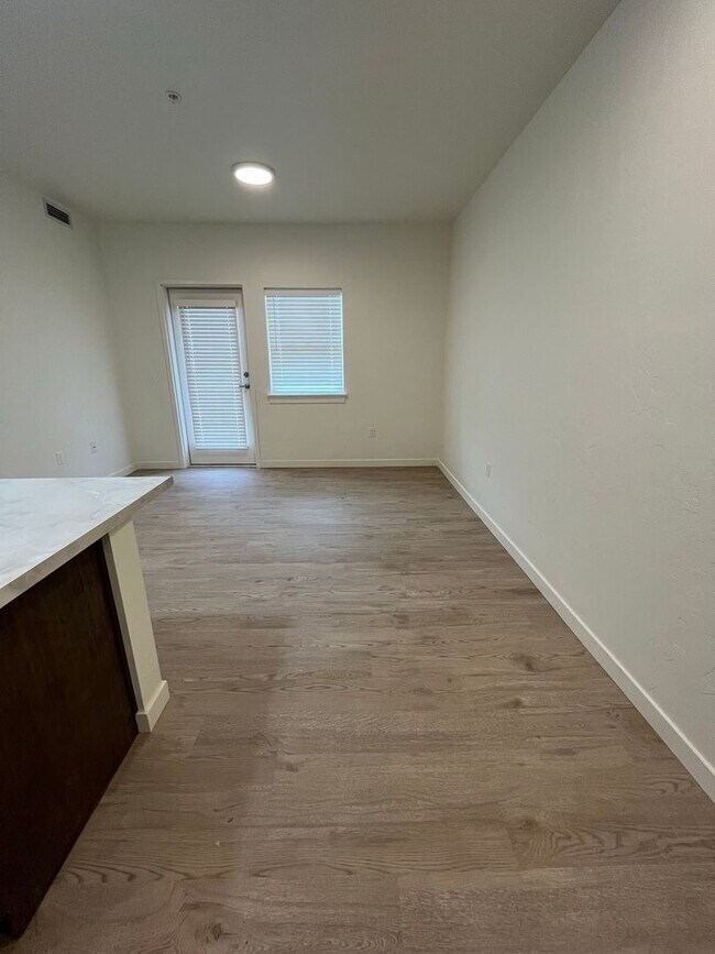 Building Photo - 4617 Lexington Sky Lane-304