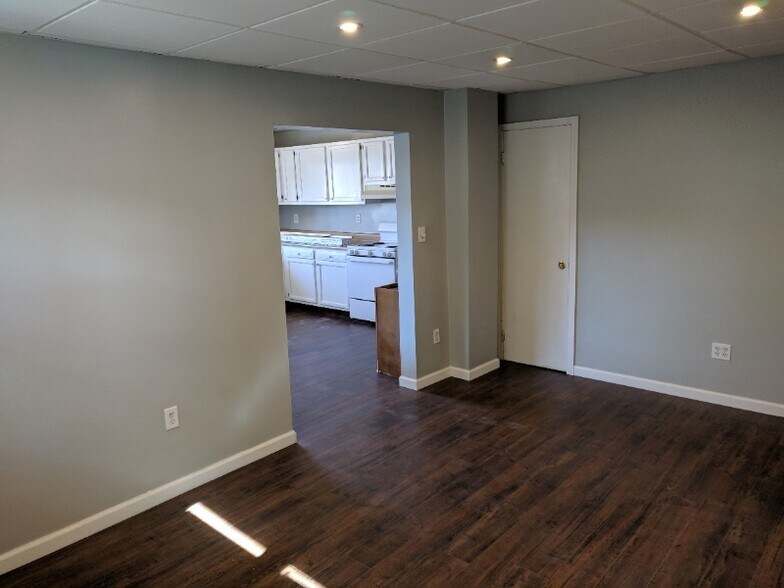 Primary Photo - 1172 Wyoming Ave