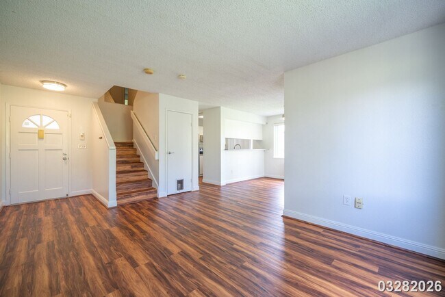 Building Photo - $3,200 / 3br - 974ft2 - Bright and Spacious 3BR/2BA/2PKG Townhome unit in Ku'ulako in Mililani (M...