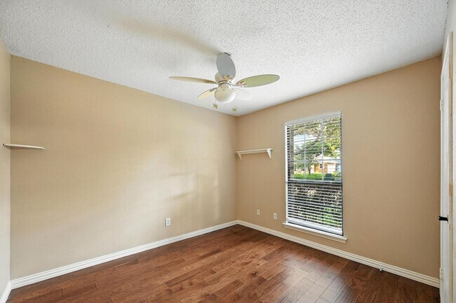 Building Photo - Beautiful 4-Bedroom Home in Sought-After Plano