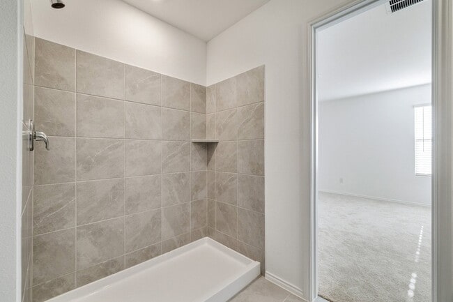 Building Photo - 1613 Vattier St