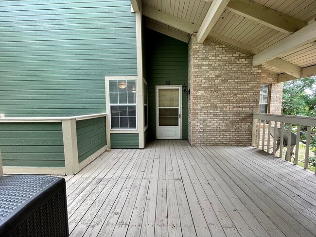 Building Photo - $0 DEPOSIT OPTION. BRIGHT AND AIRY TWO BEDROOM OTERO RIDGE CONDO WITH LOFT!