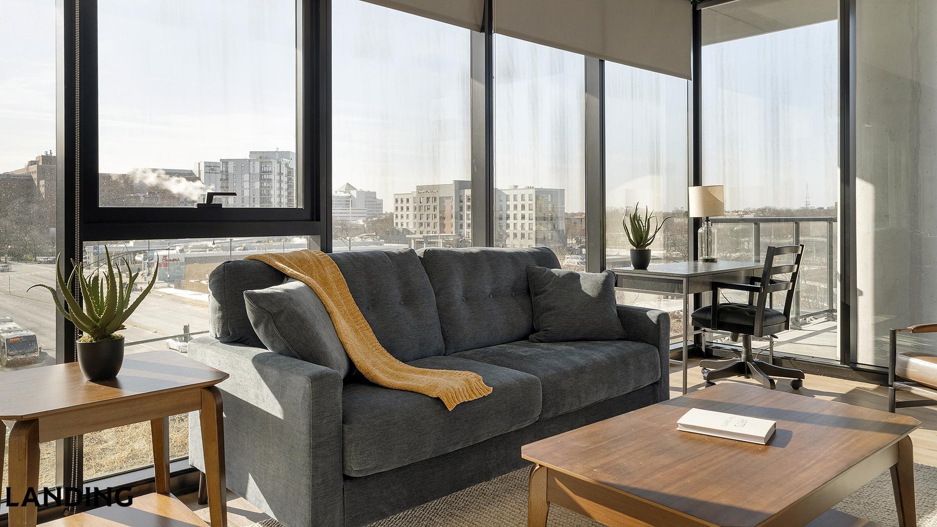 Building Photo - 513 S Damen Ave