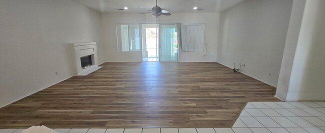 Building Photo - 74594 Moss Rose Dr
