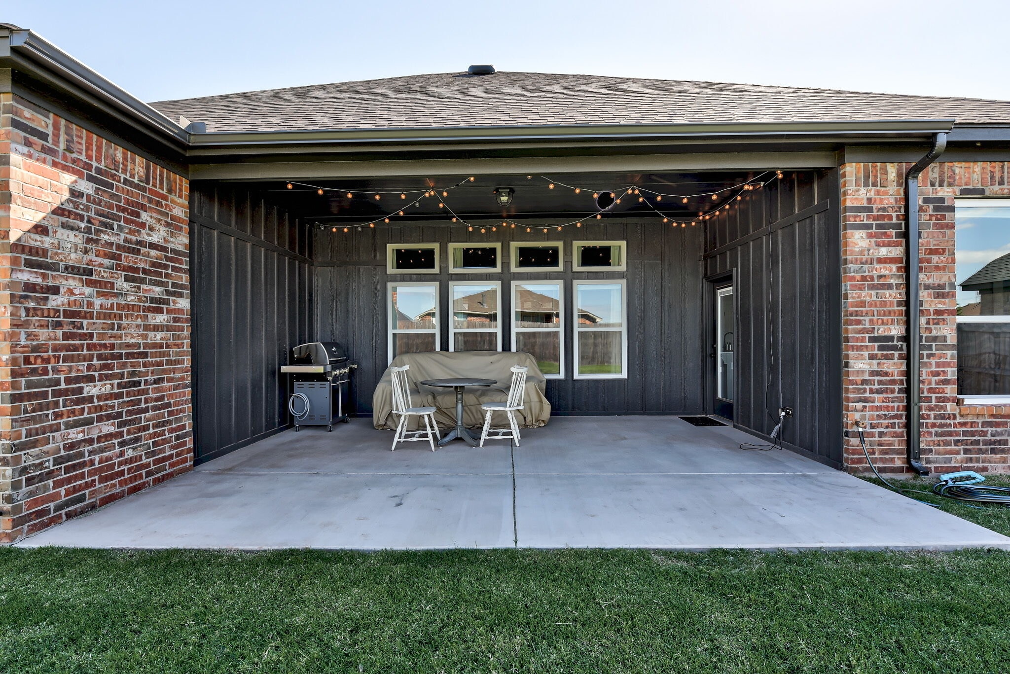 Exterior - 817 Scully Rd