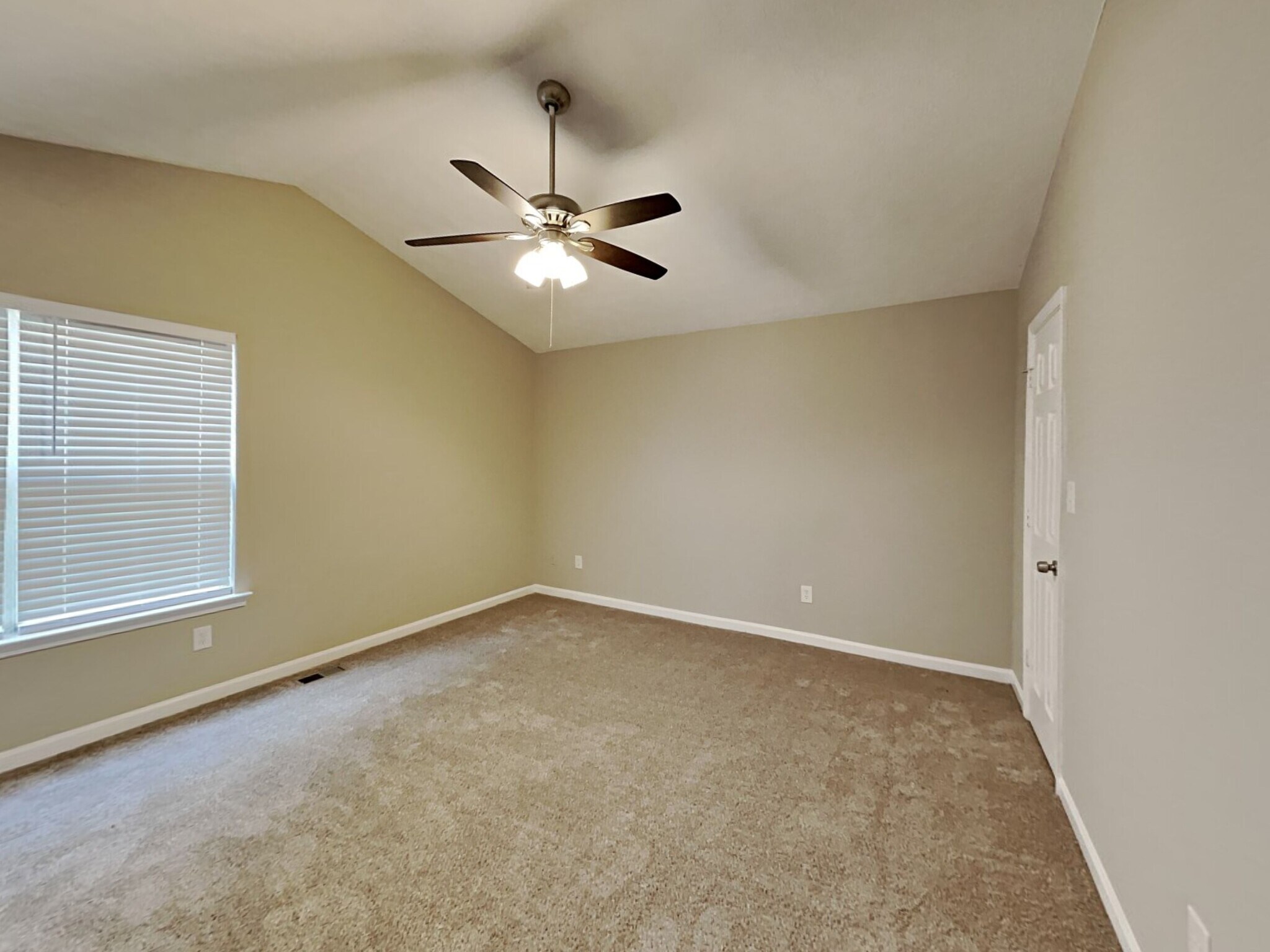 Building Photo - 188 Hale Haven Dr